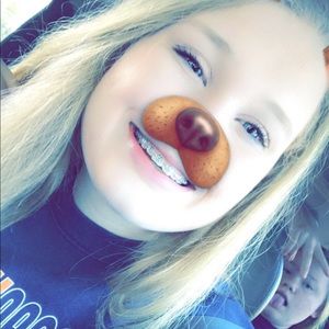 Meet your Posher, Alexis